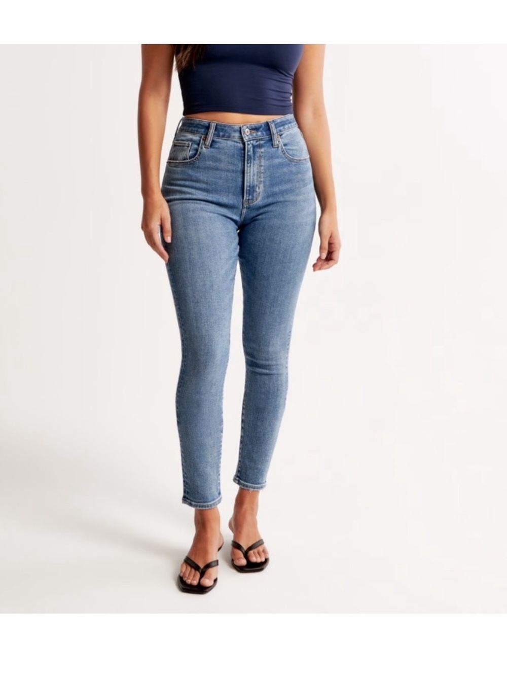 22s/36 Abercrombie&Fitch Women Ankle Straight Ultra High Rise Jeans Medium Wash